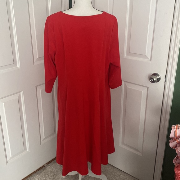 The best red dress! - Picture 5 of 6